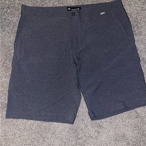 Travis Mathew Shorts Size 38 (NWOT)